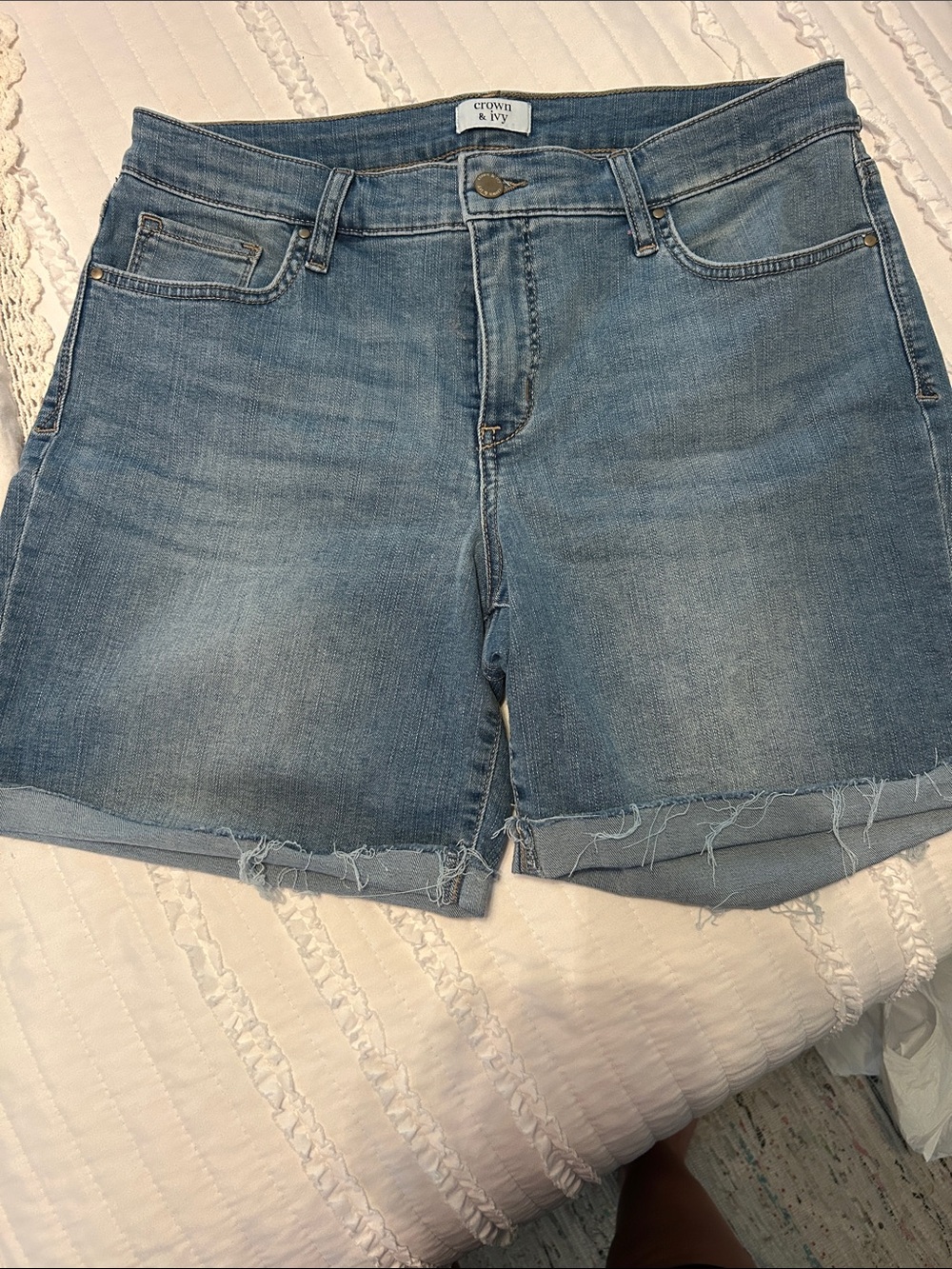 crown & ivy light blue frayed denim shorts